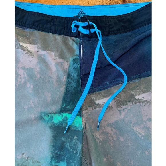 Mens Prana High Seas UPF 50+ Abstract Art Blue Tie Board Shorts Swim Size‎ 36 - Picture 5 of 10